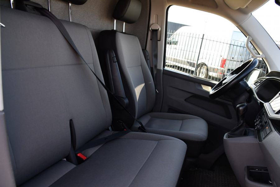 Volkswagen Transporter 2.0 TDI L1H1 Black Bulli Edition Adaptieve Cruise, Camera, Carplay, LED, 150PK, Automaat, Multimedia, Stoelverwarming, Uniek!