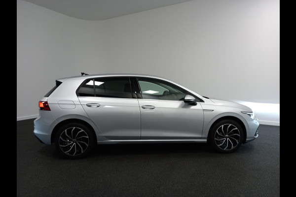 Volkswagen Golf 1.5 eTSI 150pk Style | Navigatie | DAB | Camera | Lane Assist | LED | Adaptive Cruise Control | Keyless Go | Stoelverwarming |