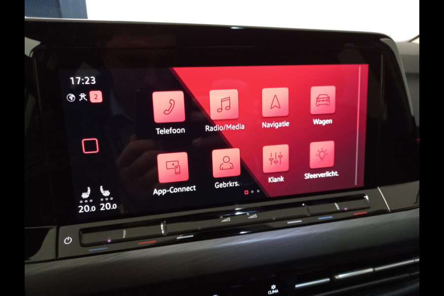 Volkswagen Golf 1.5 eTSI 150pk Style | Navigatie | DAB | Camera | Lane Assist | LED | Adaptive Cruise Control | Keyless Go | Stoelverwarming |