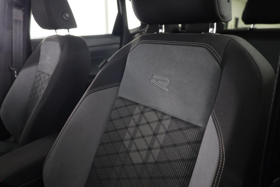 Volkswagen Polo 1.0 TSI R-Line 110 pk Automaat (DSG) | Navigatie via App | Parkeersensoren (Park assist) | Adaptieve cruise control | Autom. airco | Stoelverwarming | LED koplampen |