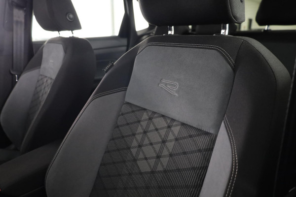 Volkswagen Polo 1.0 TSI R-Line 110 pk Automaat (DSG) | Navigatie via App | Parkeersensoren (Park assist) | Adaptieve cruise control | Autom. airco | Stoelverwarming | LED koplampen |