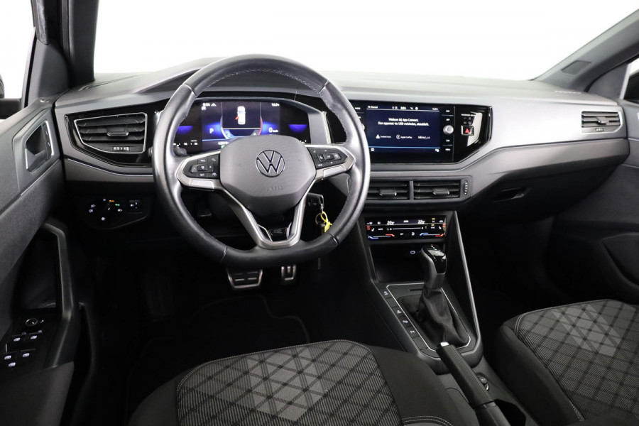 Volkswagen Polo 1.0 TSI R-Line 110 pk Automaat (DSG) | Navigatie via App | Parkeersensoren (Park assist) | Adaptieve cruise control | Autom. airco | Stoelverwarming | LED koplampen |