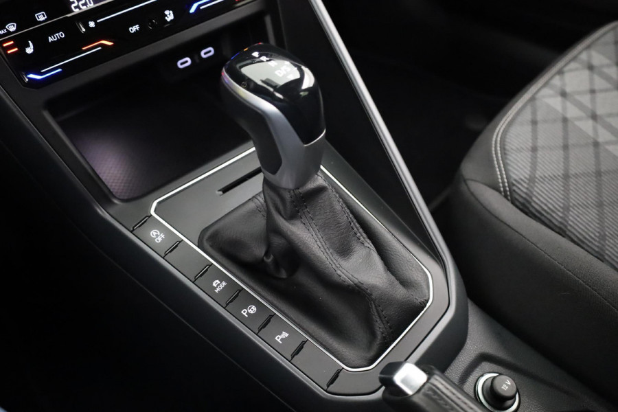 Volkswagen Polo 1.0 TSI R-Line 110 pk Automaat (DSG) | Navigatie via App | Parkeersensoren (Park assist) | Adaptieve cruise control | Autom. airco | Stoelverwarming | LED koplampen |