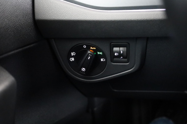 Volkswagen Polo 1.0 TSI R-Line 110 pk Automaat (DSG) | Navigatie via App | Parkeersensoren (Park assist) | Adaptieve cruise control | Autom. airco | Stoelverwarming | LED koplampen |