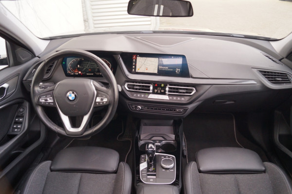 BMW 1-serie 118i 136pk Automaat High Executive -PANO-NAVI-ECC-