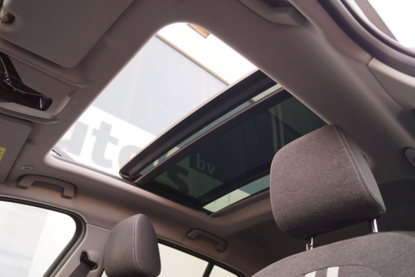BMW 1-serie 118i 136pk Automaat High Executive -PANO-NAVI-ECC-