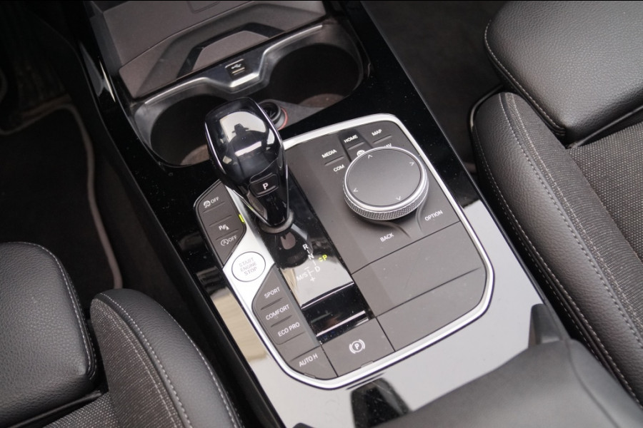 BMW 1-serie 118i 136pk Automaat High Executive -PANO-NAVI-ECC-