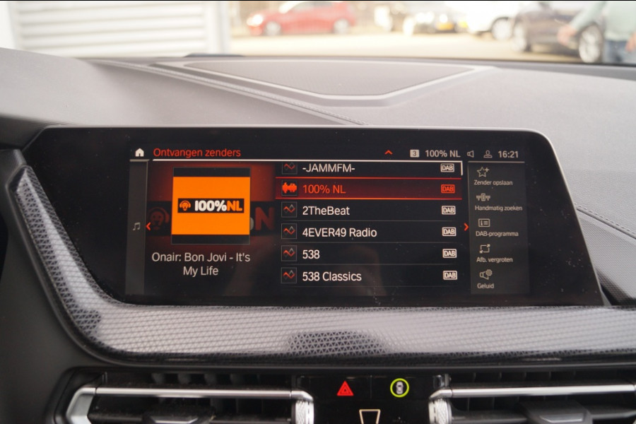 BMW 1-serie 118i 136pk Automaat High Executive -PANO-NAVI-ECC-