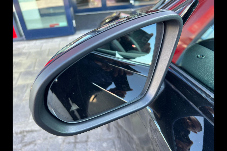 Mercedes-Benz A-Klasse 250 e Business AMG/ Panorama/Night pakket
