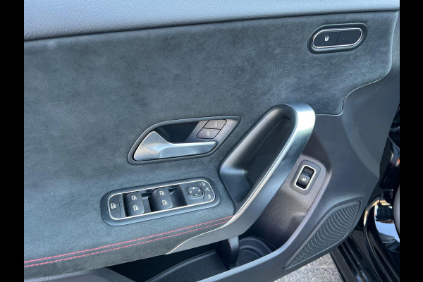 Mercedes-Benz A-Klasse 250 e Business AMG/ Panorama/Night pakket