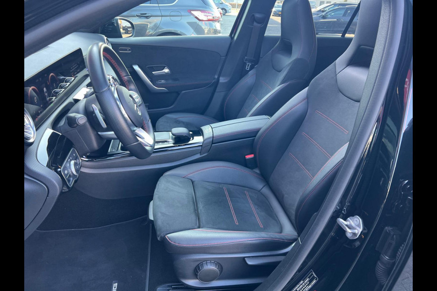Mercedes-Benz A-Klasse 250 e Business AMG/ Panorama/Night pakket