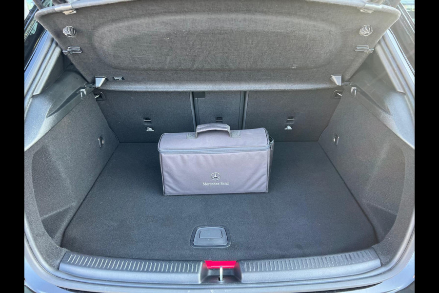 Mercedes-Benz A-Klasse 250 e Business AMG/ Panorama/Night pakket