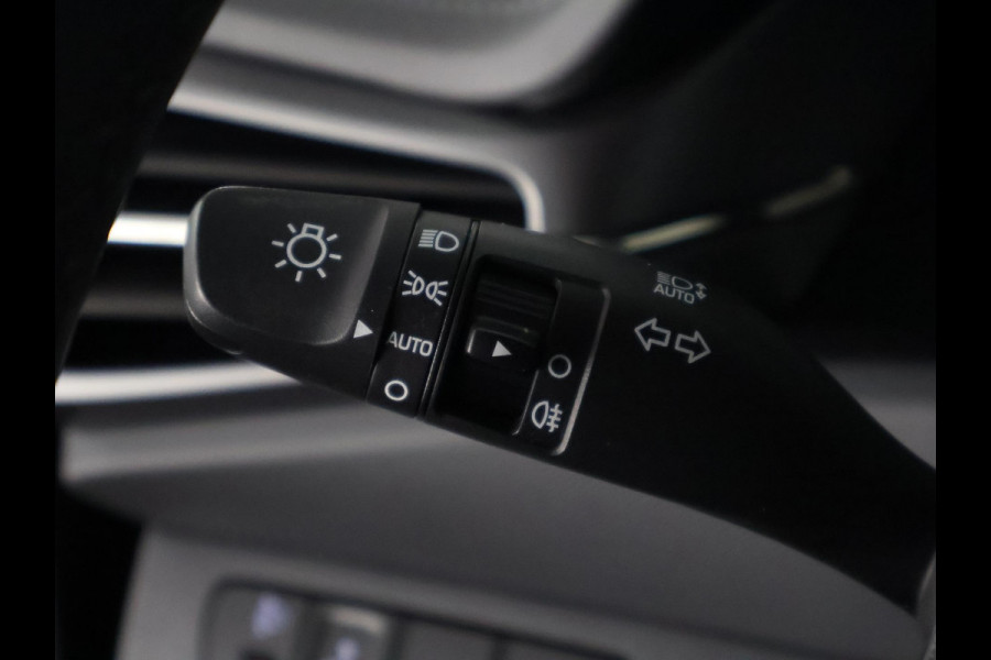 Hyundai IONIQ Black Comfort EV 38 kWh | 300 km actieradius! | Navigatie | Camera |