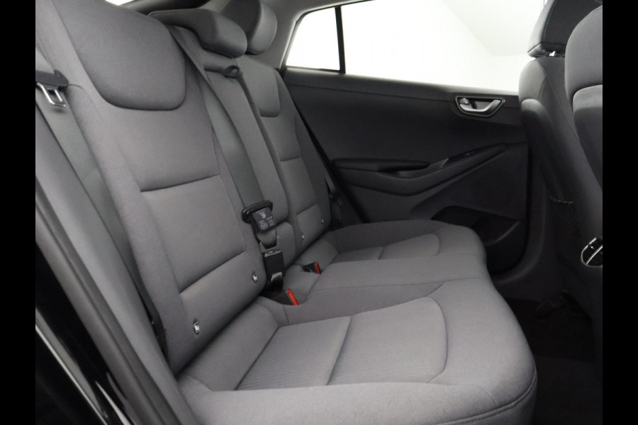 Hyundai IONIQ Black Comfort EV 38 kWh | 300 km actieradius! | Navigatie | Camera |