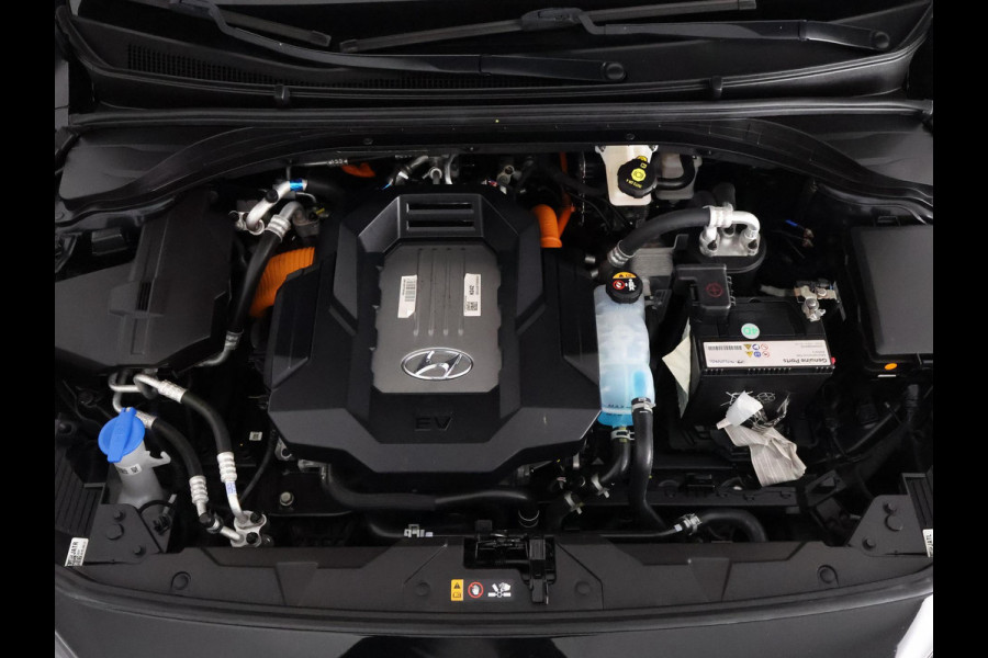 Hyundai IONIQ Black Comfort EV 38 kWh | 300 km actieradius! | Navigatie | Camera |