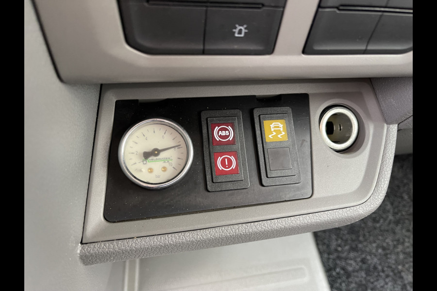 Volkswagen Crafter 2.0 TDI 177pk DSG automaat BE trekker / nu 3 persoons / kan omgebouwd worden naar DC 7 persoons / vaste prijs rijklaar € 32.950 ex btw / lease vanaf € 589 / Veldhuizen / dubbellucht