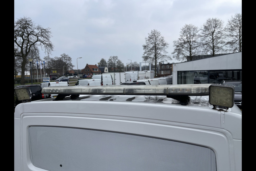 Volkswagen Crafter 2.0 TDI 177pk DSG automaat BE trekker / nu 3 persoons / kan omgebouwd worden naar DC 7 persoons / vaste prijs rijklaar € 32.950 ex btw / lease vanaf € 589 / Veldhuizen / dubbellucht
