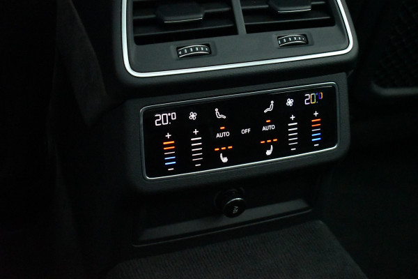 Audi RS6 Avant 4.0 TFSI quattro DynPlus Pano Nardo Design Sportuitl 4WS HUD ACC 22"