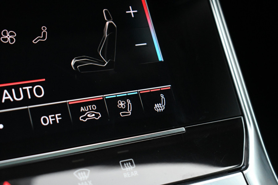 Audi RS6 Avant 4.0 TFSI quattro DynPlus Pano Nardo Design Sportuitl 4WS HUD ACC 22"