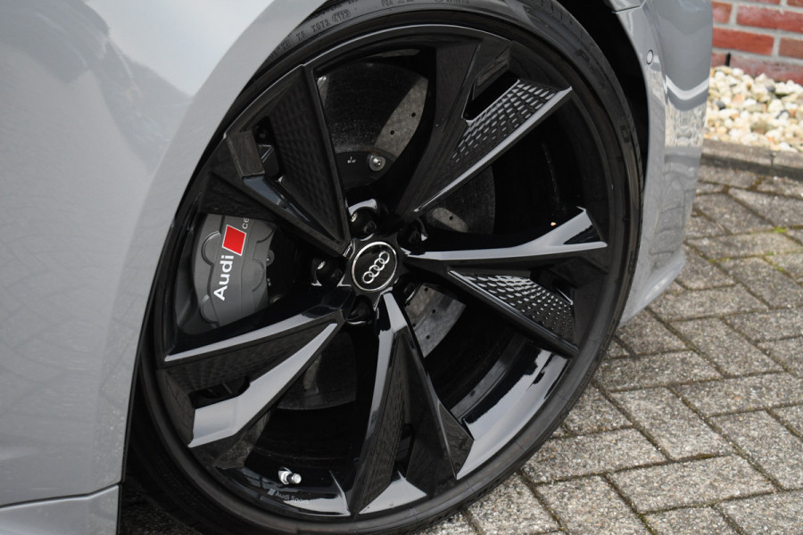 Audi RS6 Avant 4.0 TFSI quattro DynPlus Pano Nardo Design Sportuitl 4WS HUD ACC 22"