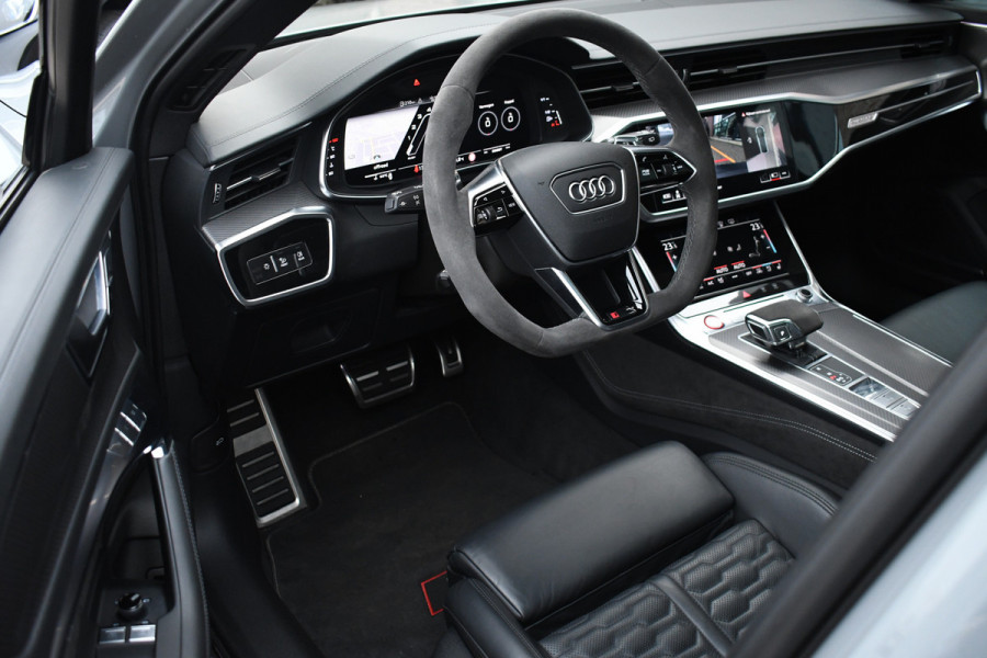 Audi RS6 Avant 4.0 TFSI quattro DynPlus Pano Nardo Design Sportuitl 4WS HUD ACC 22"