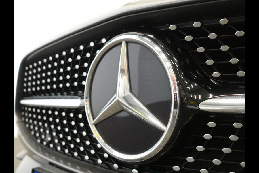 Mercedes-Benz CLA-Klasse Shooting Brake 200 Aut. DCT AMG Line Night Pakket Plus Pakket Ambiente Verlichting Leder Alcantara Trekhaak Full LED Navigatie PDC VA + Camera