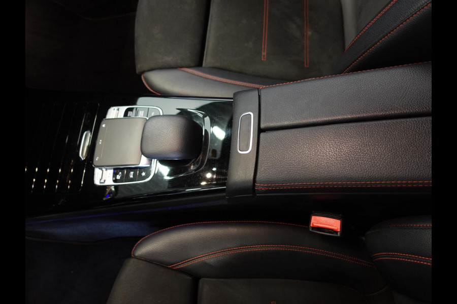 Mercedes-Benz CLA-Klasse Shooting Brake 200 Aut. DCT AMG Line Night Pakket Plus Pakket Ambiente Verlichting Leder Alcantara Trekhaak Full LED Navigatie PDC VA + Camera