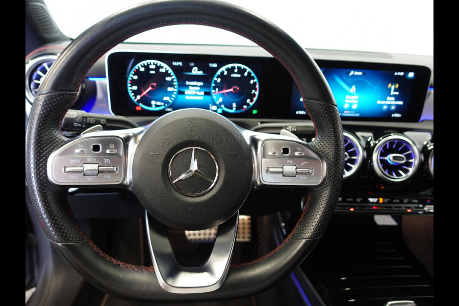 Mercedes-Benz CLA-Klasse Shooting Brake 200 Aut. DCT AMG Line Night Pakket Plus Pakket Ambiente Verlichting Leder Alcantara Trekhaak Full LED Navigatie PDC VA + Camera