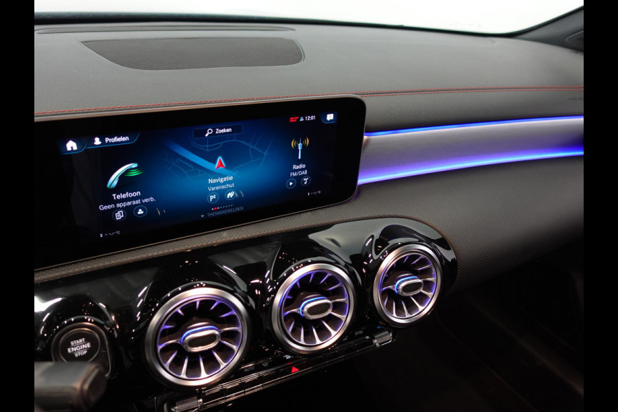 Mercedes-Benz CLA-Klasse Shooting Brake 200 Aut. DCT AMG Line Night Pakket Plus Pakket Ambiente Verlichting Leder Alcantara Trekhaak Full LED Navigatie PDC VA + Camera