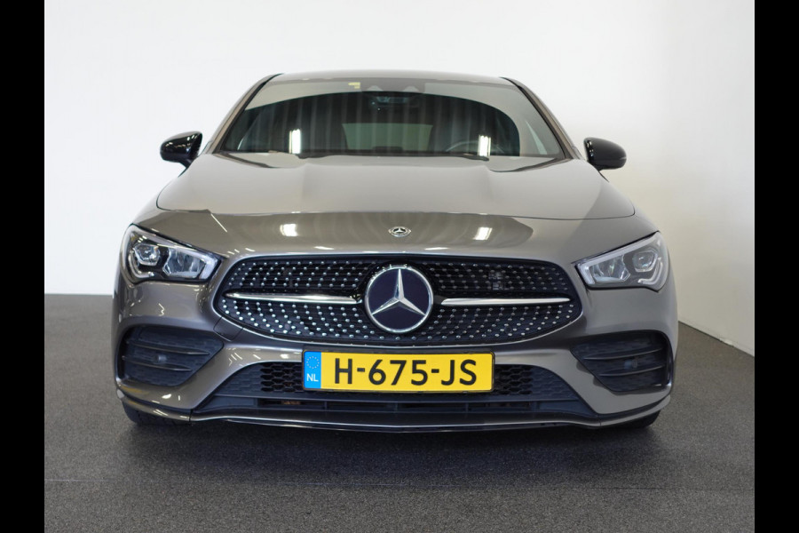Mercedes-Benz CLA-Klasse Shooting Brake 200 Aut. DCT AMG Line Night Pakket Plus Pakket Ambiente Verlichting Leder Alcantara Trekhaak Full LED Navigatie PDC VA + Camera