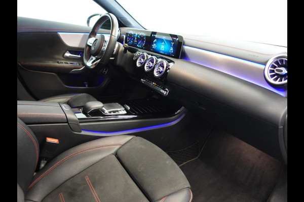 Mercedes-Benz CLA-Klasse Shooting Brake 200 Aut. DCT AMG Line Night Pakket Plus Pakket Ambiente Verlichting Leder Alcantara Trekhaak Full LED Navigatie PDC VA + Camera