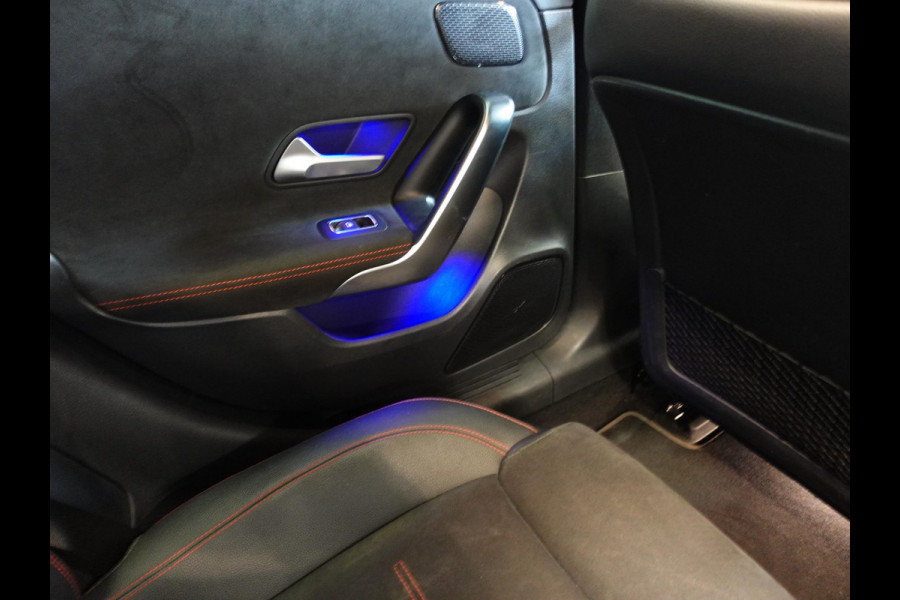 Mercedes-Benz CLA-Klasse Shooting Brake 200 Aut. DCT AMG Line Night Pakket Plus Pakket Ambiente Verlichting Leder Alcantara Trekhaak Full LED Navigatie PDC VA + Camera