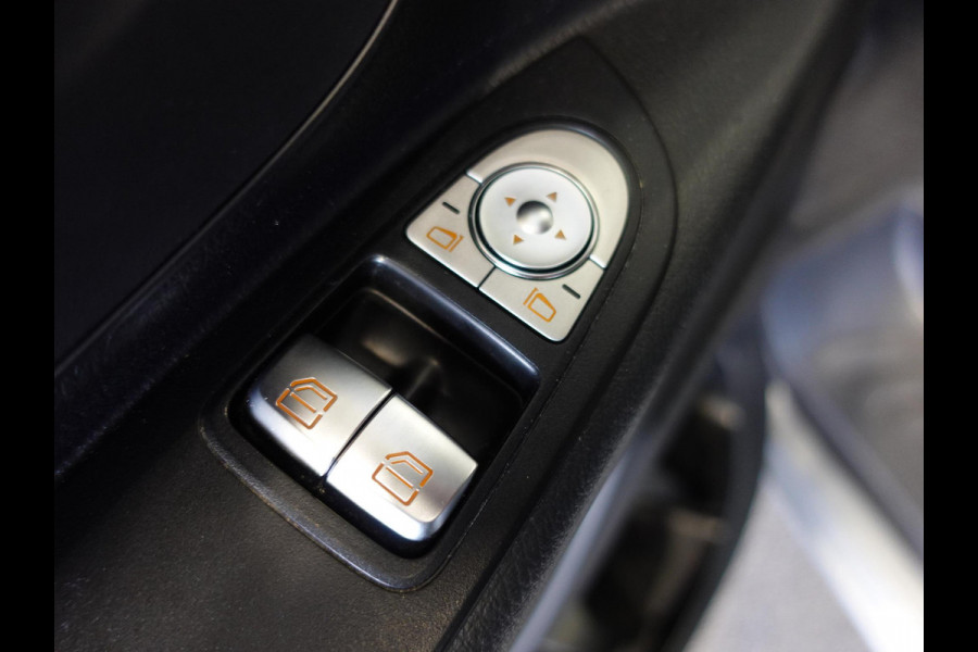 Mercedes-Benz Vito 114 CDI Lang Automaat Airco Cruise Control Camera Parkeersensoren Trekhaak