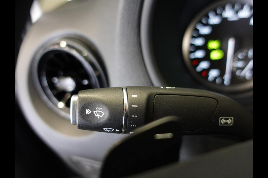 Mercedes-Benz Vito 114 CDI Lang Automaat Airco Cruise Control Camera Parkeersensoren Trekhaak