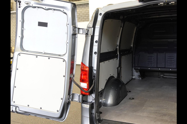 Mercedes-Benz Vito 114 CDI Lang Automaat Airco Cruise Control Camera Parkeersensoren Trekhaak