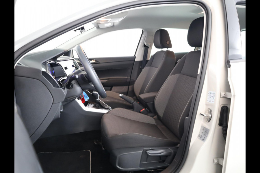 Volkswagen Polo 1.0 TSI Life 95 pk Automaat (DSG) | Navigatie via App | Parkeersensoren (Park assist) | Adaptieve cruise control | Stoelverwarming | LED koplampen | Dodehoek detectie |