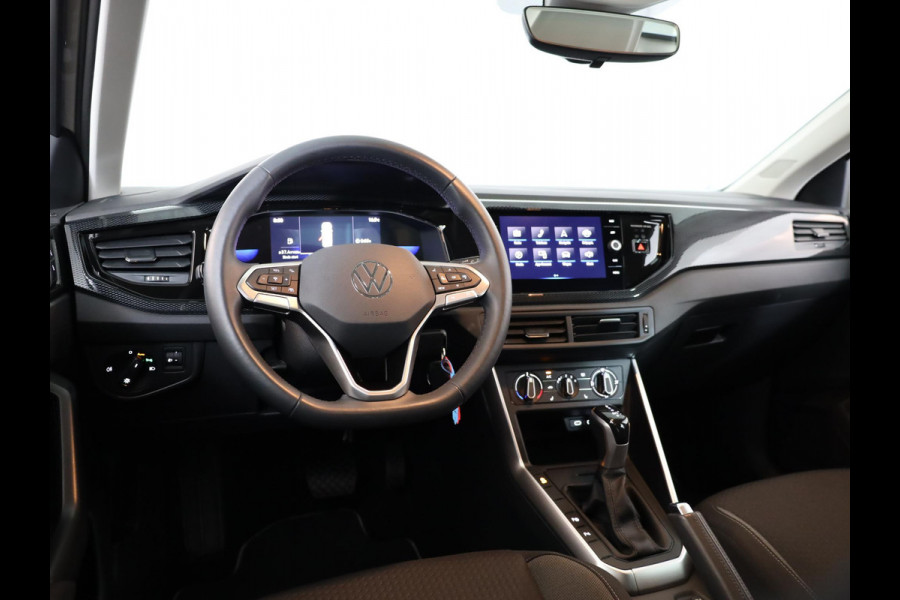 Volkswagen Polo 1.0 TSI Life 95 pk Automaat (DSG) | Navigatie via App | Parkeersensoren (Park assist) | Adaptieve cruise control | Stoelverwarming | LED koplampen | Dodehoek detectie |