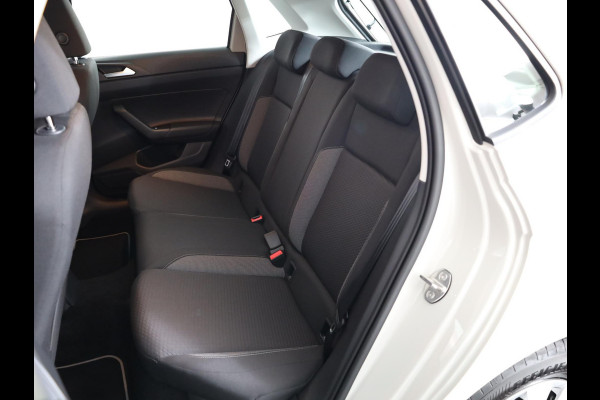 Volkswagen Polo 1.0 TSI Life 95 pk Automaat (DSG) | Navigatie via App | Parkeersensoren (Park assist) | Adaptieve cruise control | Stoelverwarming | LED koplampen | Dodehoek detectie |
