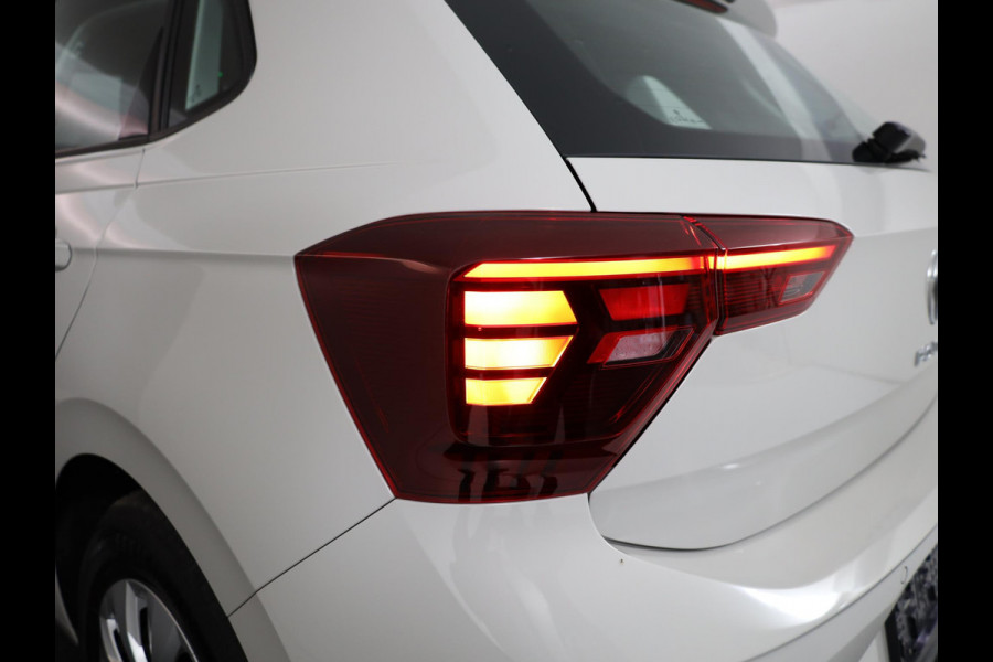 Volkswagen Polo 1.0 TSI Life 95 pk Automaat (DSG) | Navigatie via App | Parkeersensoren (Park assist) | Adaptieve cruise control | Stoelverwarming | LED koplampen | Dodehoek detectie |