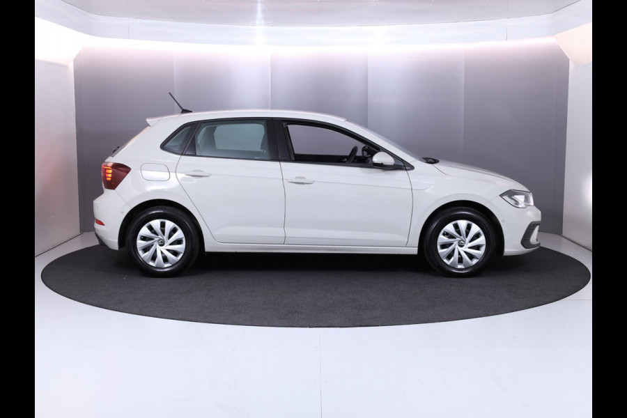 Volkswagen Polo 1.0 TSI Life 95 pk Automaat (DSG) | Navigatie via App | Parkeersensoren (Park assist) | Adaptieve cruise control | Stoelverwarming | LED koplampen | Dodehoek detectie |