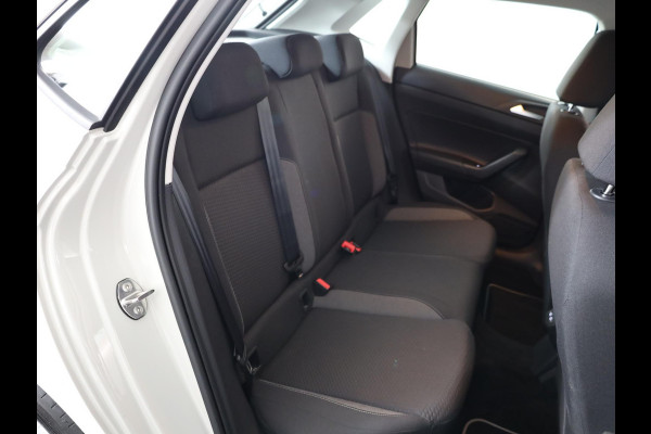 Volkswagen Polo 1.0 TSI Life 95 pk Automaat (DSG) | Navigatie via App | Parkeersensoren (Park assist) | Adaptieve cruise control | Stoelverwarming | LED koplampen | Dodehoek detectie |
