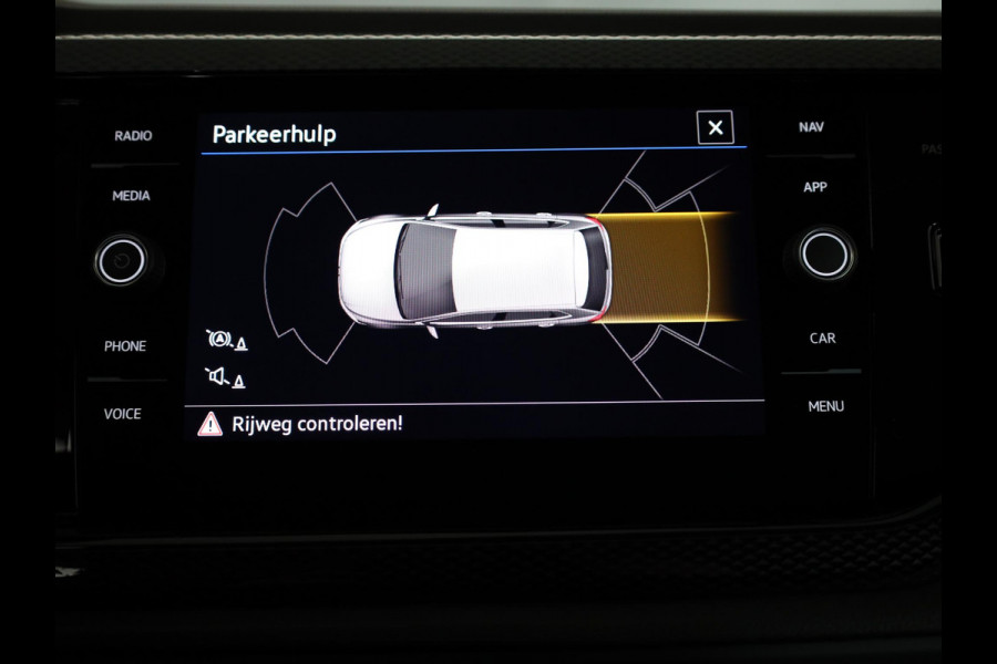 Volkswagen Polo 1.0 TSI Life 95 pk Automaat (DSG) | Navigatie via App | Parkeersensoren (Park assist) | Adaptieve cruise control | Stoelverwarming | LED koplampen | Dodehoek detectie |