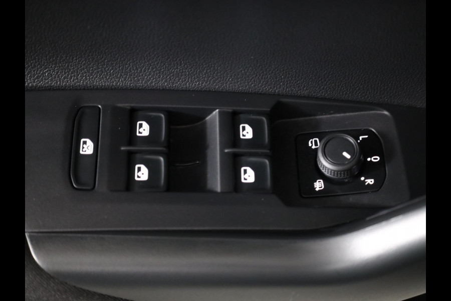 Volkswagen Polo 1.0 TSI Life 95 pk Automaat (DSG) | Navigatie via App | Parkeersensoren (Park assist) | Adaptieve cruise control | Stoelverwarming | LED koplampen | Dodehoek detectie |
