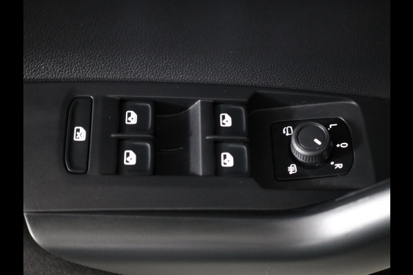 Volkswagen Polo 1.0 TSI Life 95 pk Automaat (DSG) | Navigatie via App | Parkeersensoren (Park assist) | Adaptieve cruise control | Stoelverwarming | LED koplampen | Dodehoek detectie |