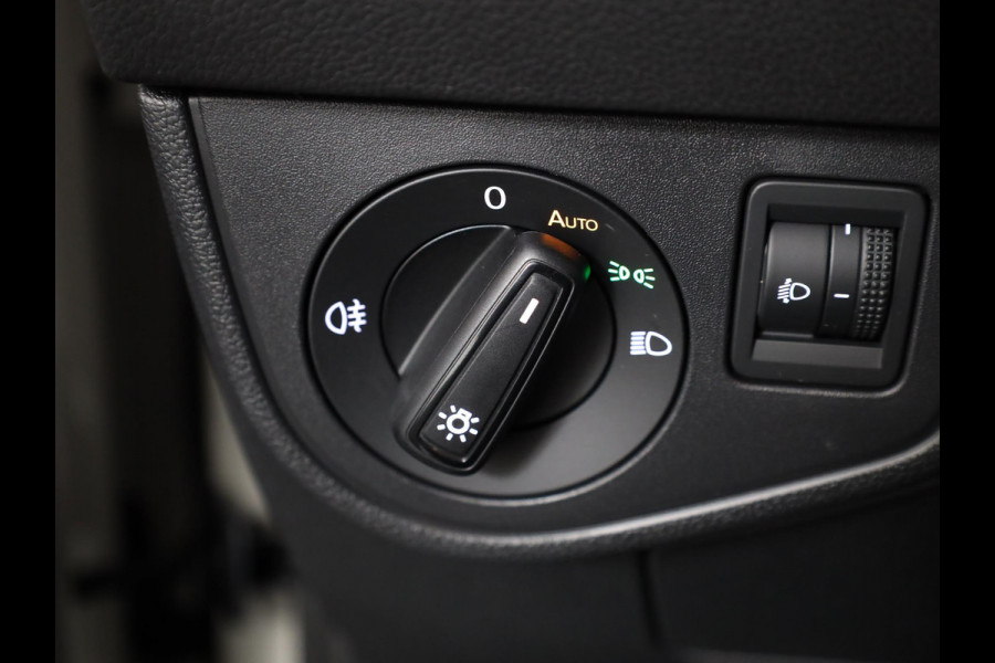 Volkswagen Polo 1.0 TSI Life 95 pk Automaat (DSG) | Navigatie via App | Parkeersensoren (Park assist) | Adaptieve cruise control | Stoelverwarming | LED koplampen | Dodehoek detectie |