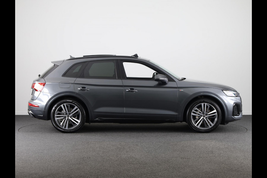 Audi Q5 55 TFSI e quattro Competition 367pk Plug in Hybrid | Panoramadak | Luchtvering | Diamond stitching leder interieur | Trekhaak | Stoelverwarming