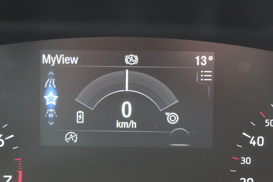 Ford FOCUS Wagon 1.0-125pk EcoBoost Mild-hybrid Titanium. Mooie, ruime, luxe en comfortabele Ford Focus wagon ! Volautm. airco dual, camera, stoel-, stuur- en voorraamverw., easy entry/easy go, cruise control, Isofix, side- en lane assist, parkeersensoren v+a, LM wielen etc.