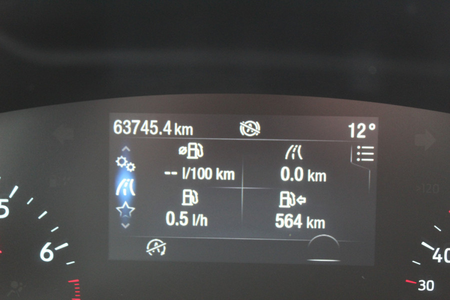 Ford FOCUS Wagon 1.0-125pk EcoBoost Mild-hybrid Titanium. Mooie, ruime, luxe en comfortabele Ford Focus wagon ! Volautm. airco dual, camera, stoel-, stuur- en voorraamverw., easy entry/easy go, cruise control, Isofix, side- en lane assist, parkeersensoren v+a, LM wielen etc.