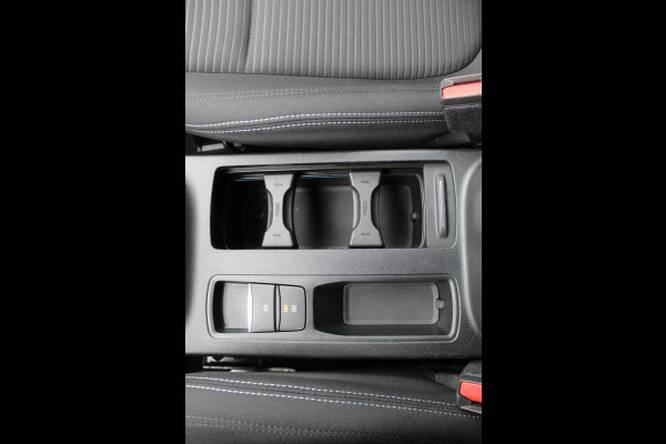 Ford FOCUS Wagon 1.0-125pk EcoBoost Mild-hybrid Titanium. Mooie, ruime, luxe en comfortabele Ford Focus wagon ! Volautm. airco dual, camera, stoel-, stuur- en voorraamverw., easy entry/easy go, cruise control, Isofix, side- en lane assist, parkeersensoren v+a, LM wielen etc.