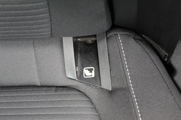 Ford FOCUS Wagon 1.0-125pk EcoBoost Mild-hybrid Titanium. Mooie, ruime, luxe en comfortabele Ford Focus wagon ! Volautm. airco dual, camera, stoel-, stuur- en voorraamverw., easy entry/easy go, cruise control, Isofix, side- en lane assist, parkeersensoren v+a, LM wielen etc.